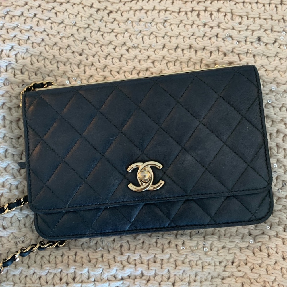Chanel wallet on chain